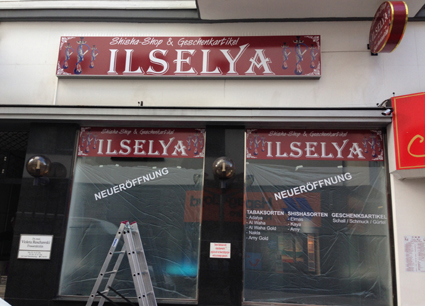 ILSELYA Frontbeschriftung